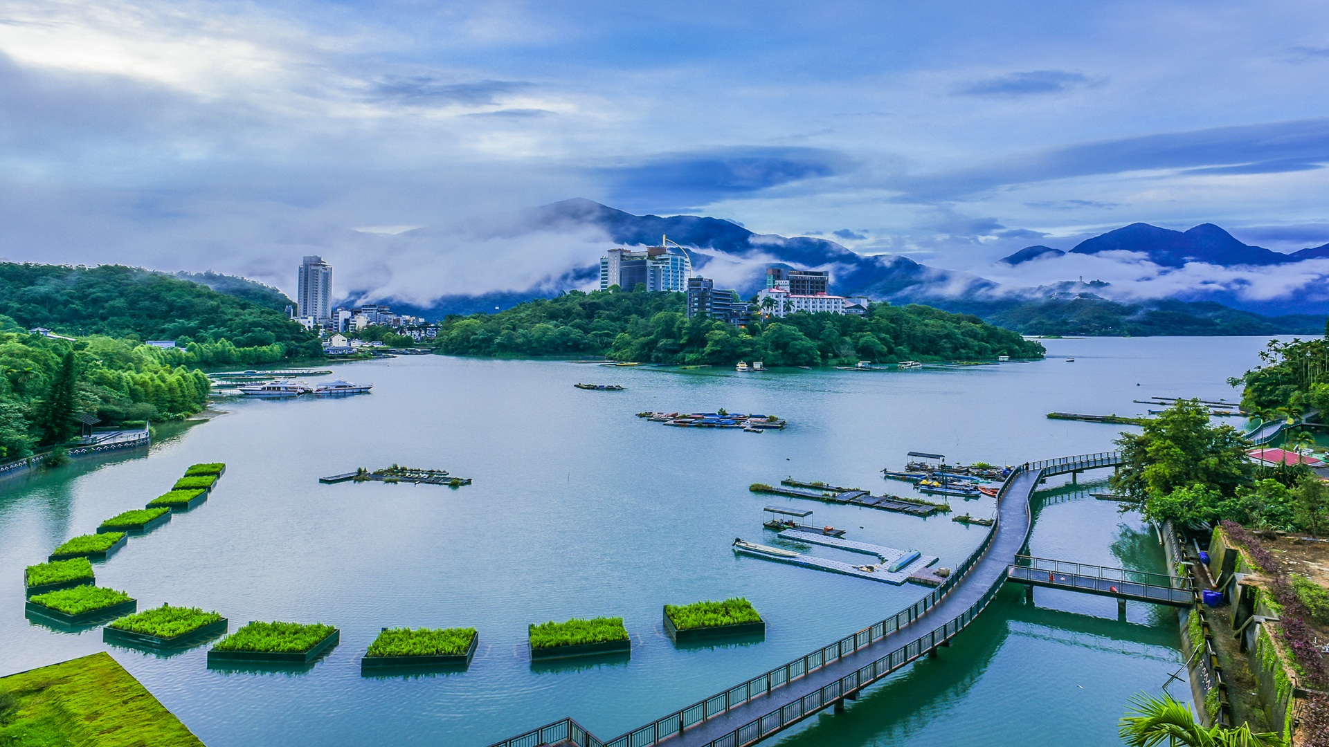 product-8d/6n-rotama-taiwan-sun-moon-lake-&-qingjing-farm-banner